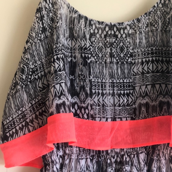 Super cute tiered chiffon minidress with neon - Picture 5 of 5